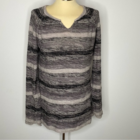 Eddie Bauer Grey Striped Long Sleeve Notch Collar Roll Hem Sweater - Picture 1 of 9